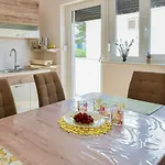 New Luxury 3 Bedroom 4 Air Conditioners Zadar