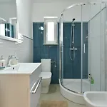 New Luxury 3 Bedroom 4 Air Conditioners Apartment *