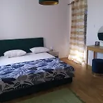 Apartment New Luxury 3 Bedroom 4 Air Conditioners