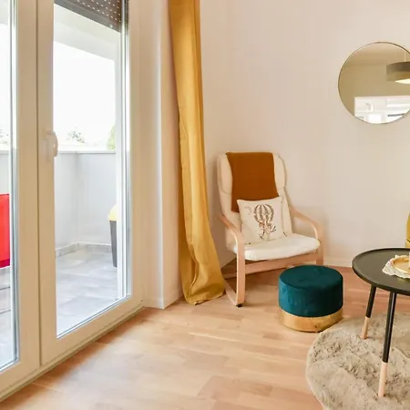 New Luxury 3 Bedroom 4 Air Conditioners Daire *