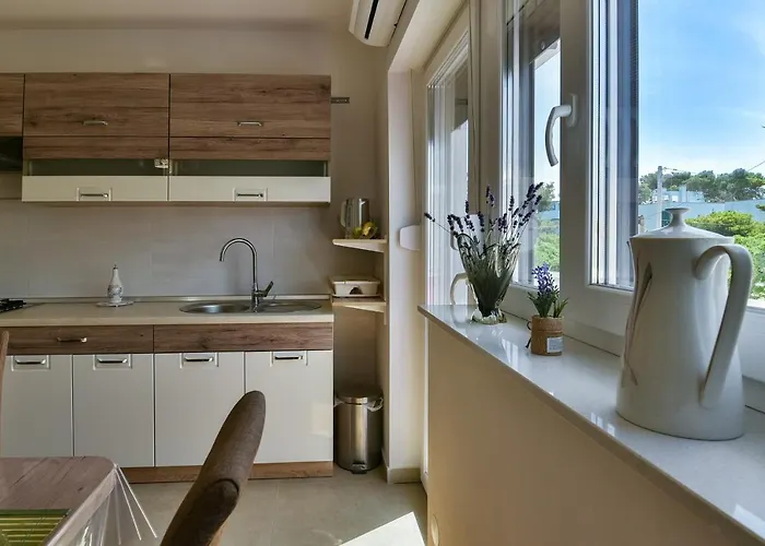 Apartment New Luxury 3 Bedroom 4 Air Conditioners *