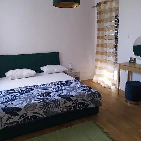 Apartment New Luxury 3 Bedroom 4 Air Conditioners