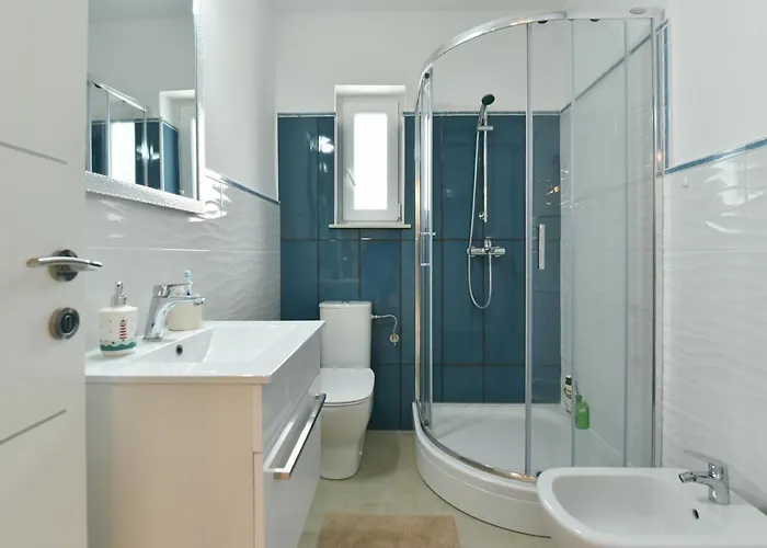 New Luxury 3 Bedroom 4 Air Conditioners דירה *