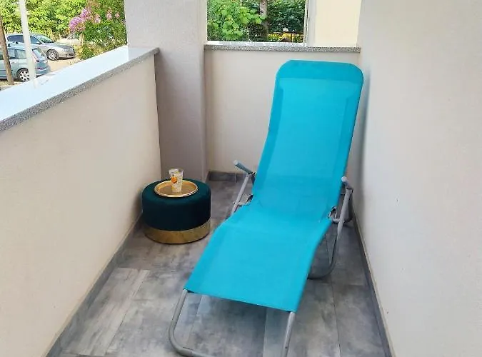 New Luxury 3 Bedroom 4 Air Conditioners *