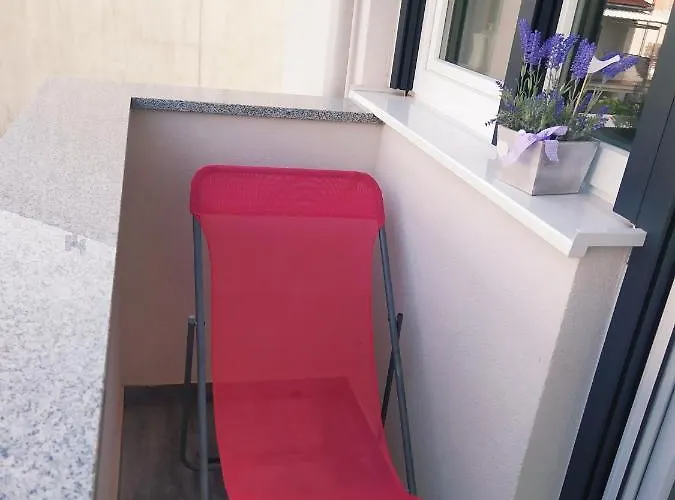 New Luxury 3 Bedroom 4 Air Conditioners Apartman Zadar