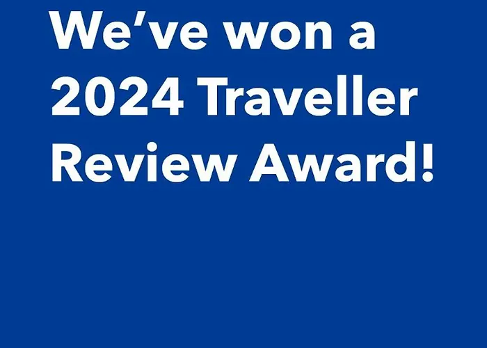 New Luxury 3 Bedroom 4 Air Conditioners *